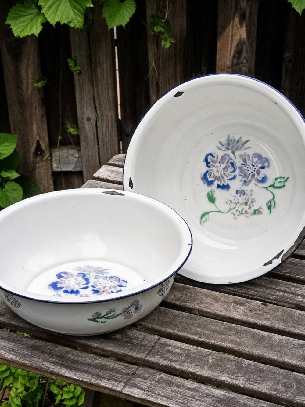 Duo De Saladiers April Cornell En Email Blanc Avec Motif Floral RN77578